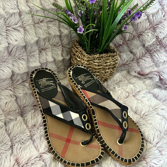 AUTHENTIC BURBERRY SANDALS price for one item only $200for both - Picture 2 of 11